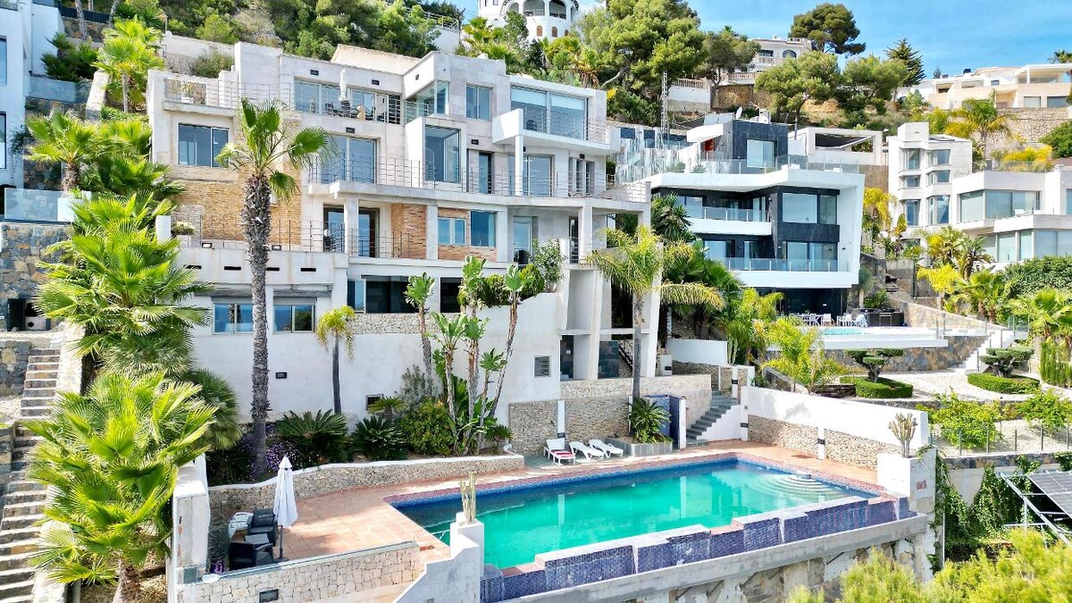 Images MG Villas Luxury Property