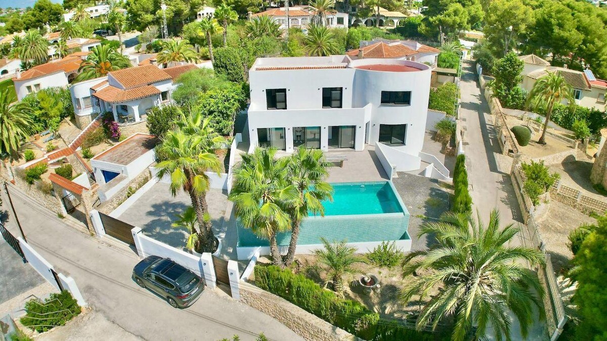 Images MG Villas Luxury Property