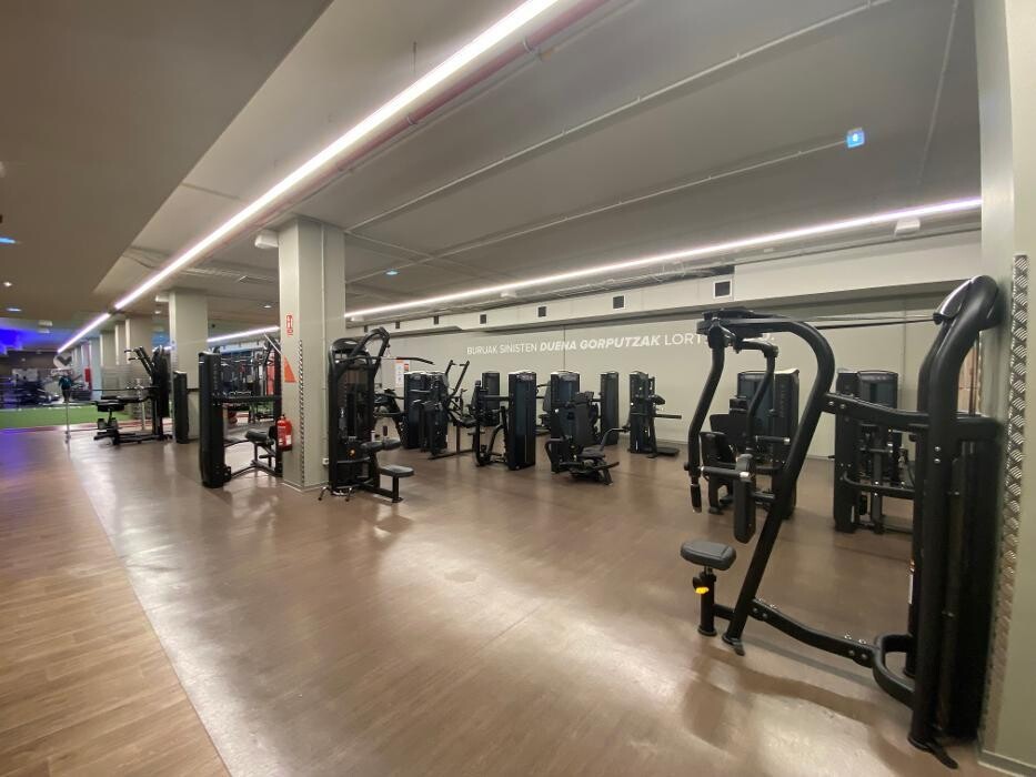 Images Gimnasio VivaGym Gran Vía Bilbao