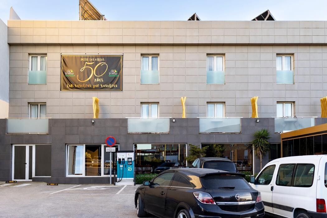 Images ACCIONA Charging Station