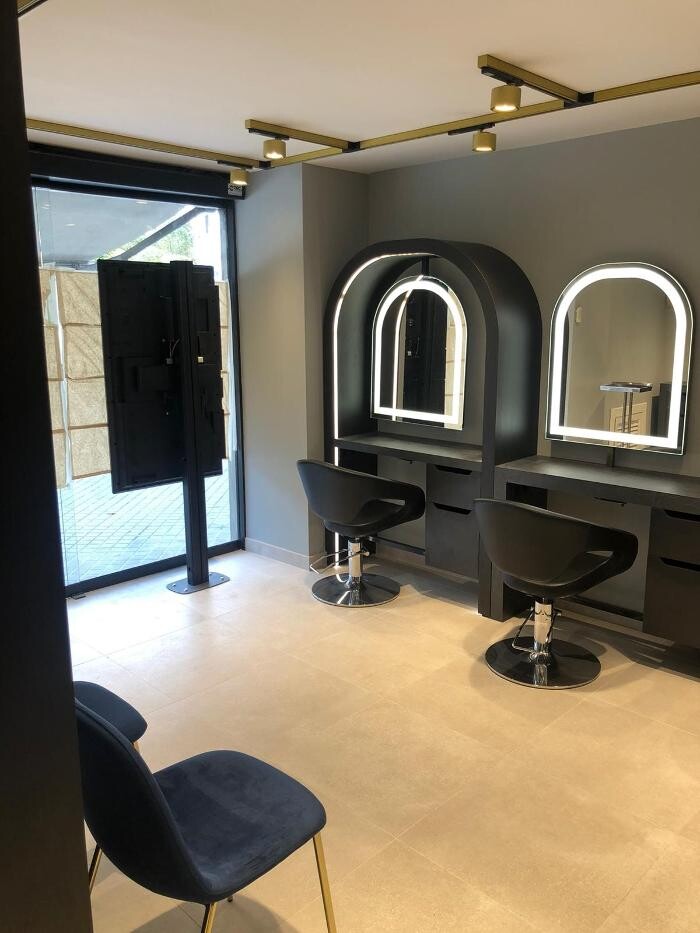 Images Salón Llongueras - Peluquería y Estética Barcelona