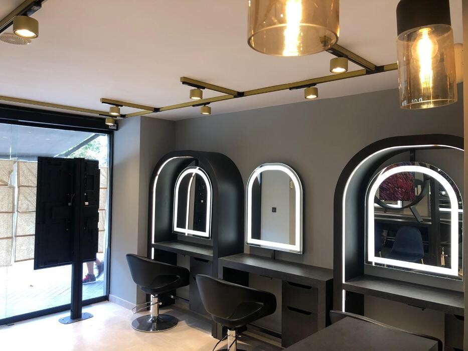 Images Salón Llongueras - Peluquería y Estética Barcelona