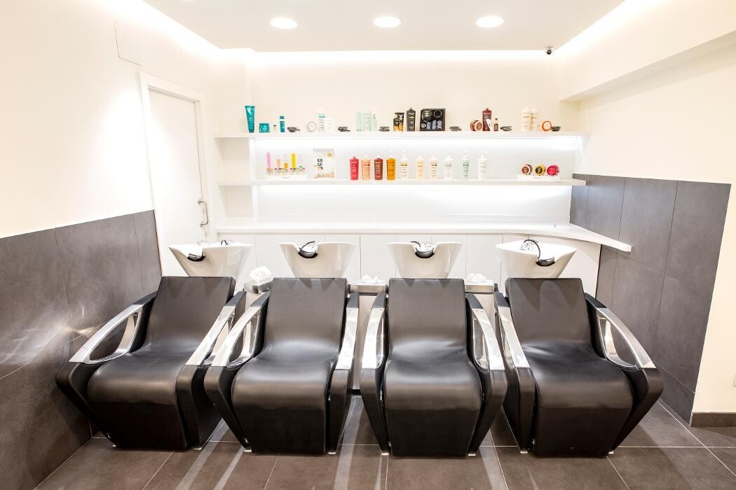 Images Salón Llongueras - Peluquería y Estética Madrid