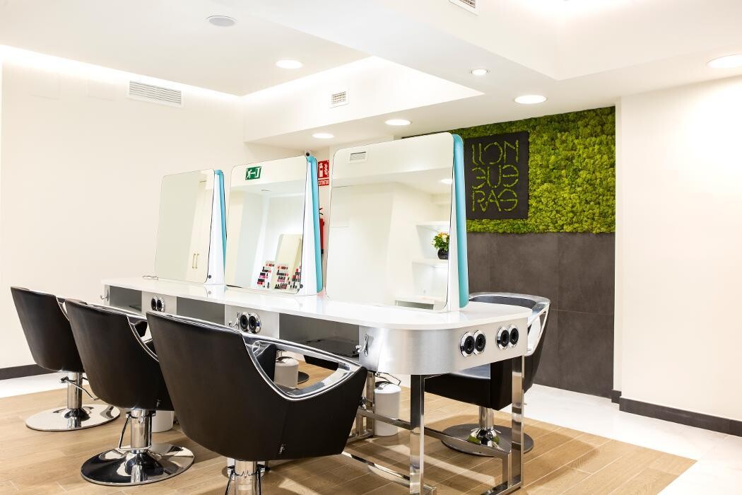 Images Salón Llongueras - Peluquería y Estética Madrid