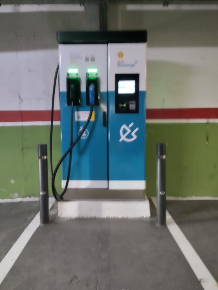 Images ACCIONA Charging Station