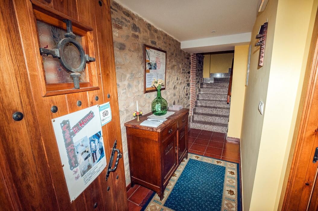 Images Hostal El Horno