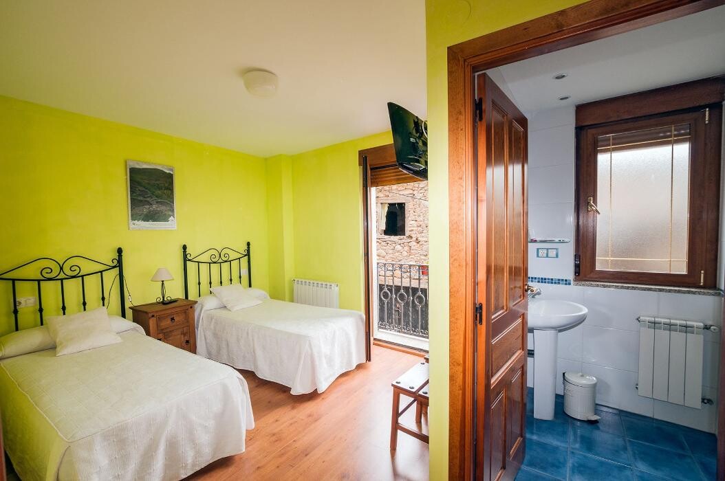 Images Hostal El Horno