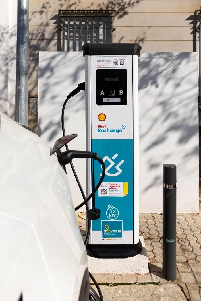 Images Shell Recharge Charging Station