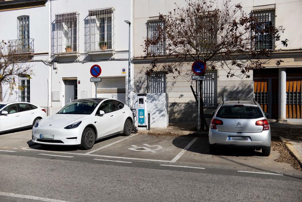 Images ACCIONA Charging Station