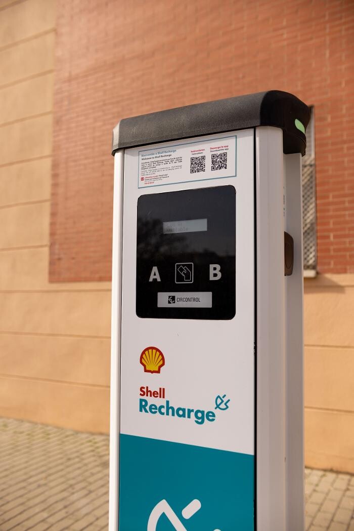 Images Shell Recharge Charging Station