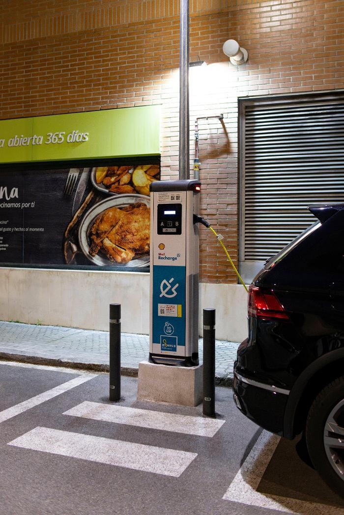 Images Shell Recharge Charging Station