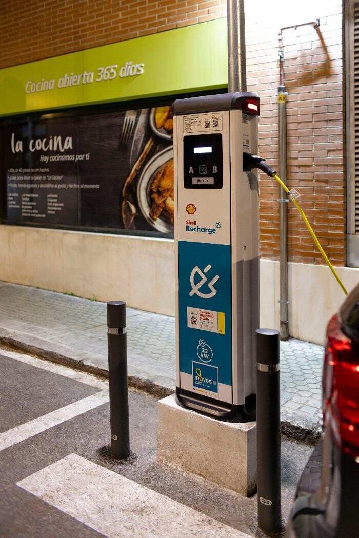 Images Shell Recharge Charging Station