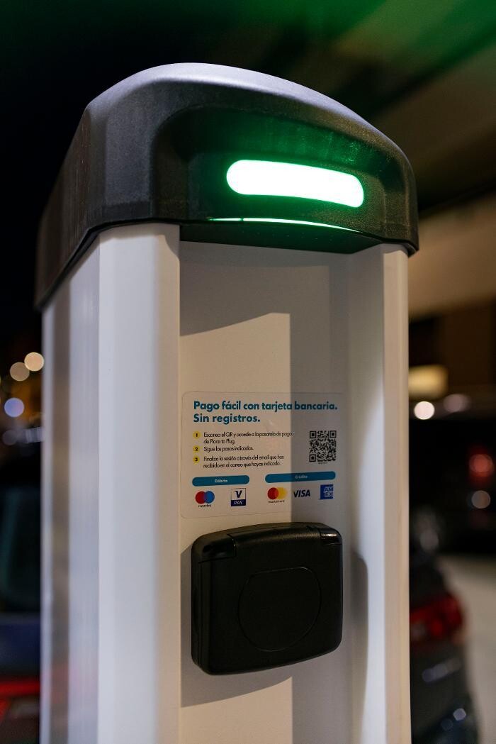 Images ACCIONA Charging Station