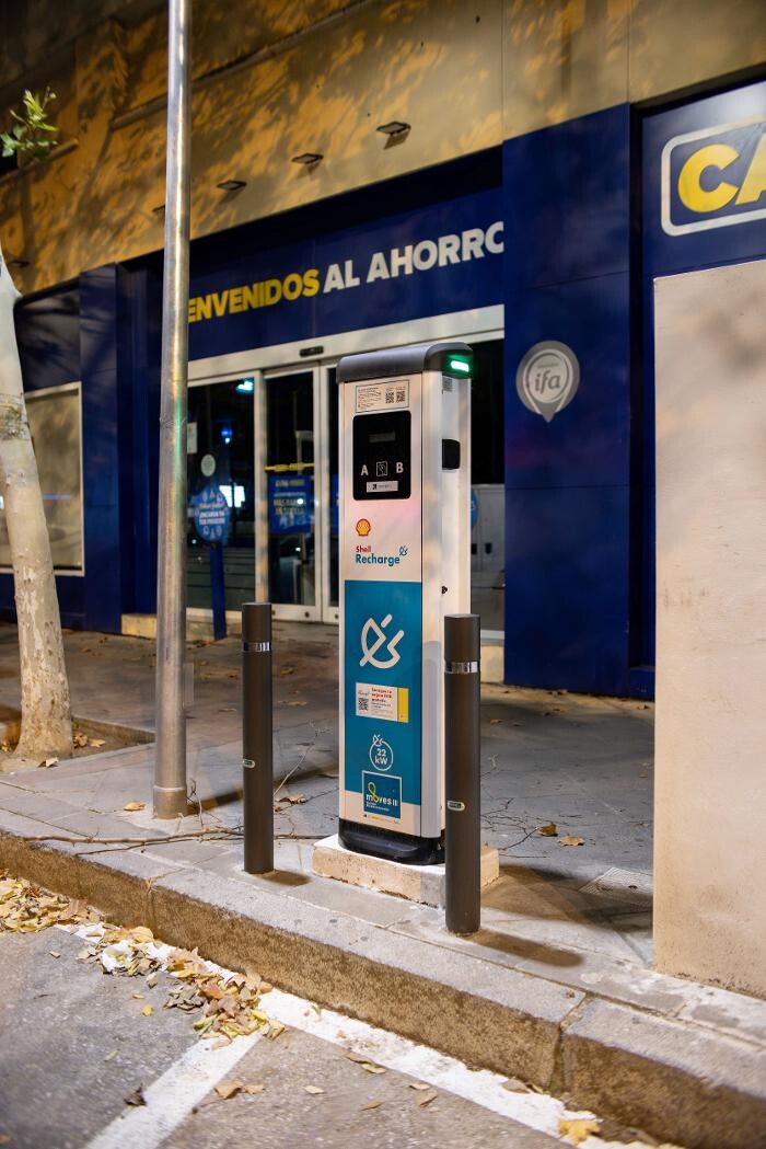 Images Shell Recharge Charging Station