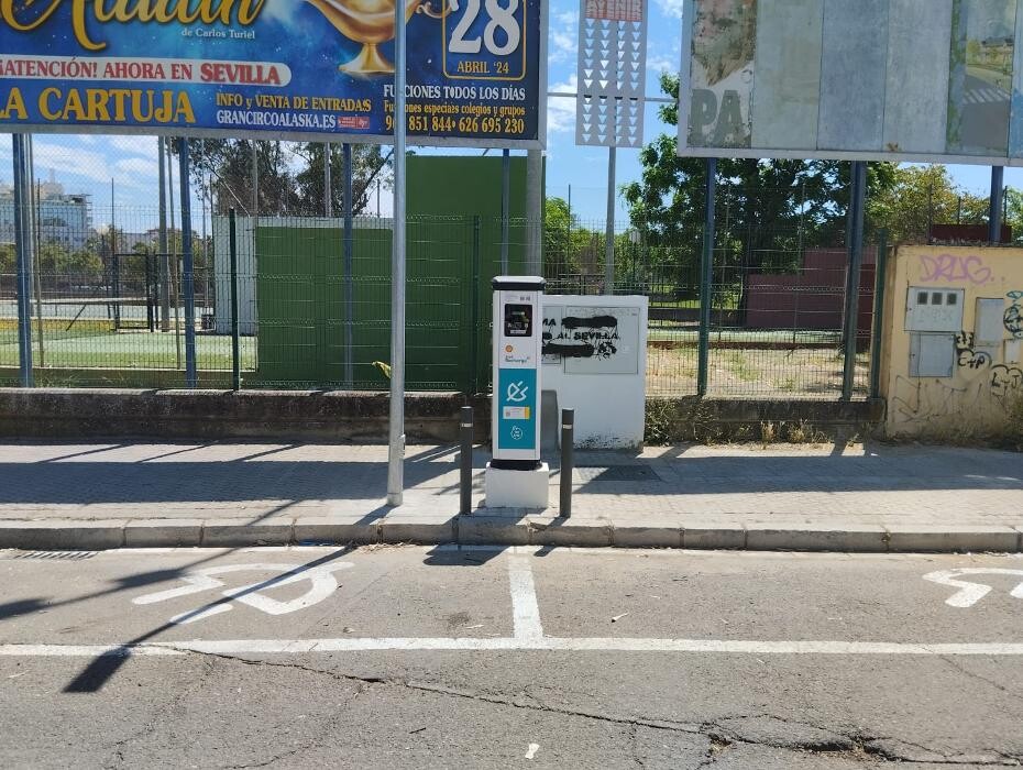 Images ACCIONA Charging Station