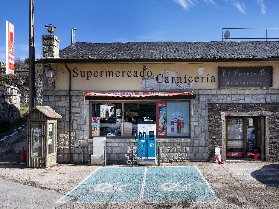 Images ACCIONA Charging Station