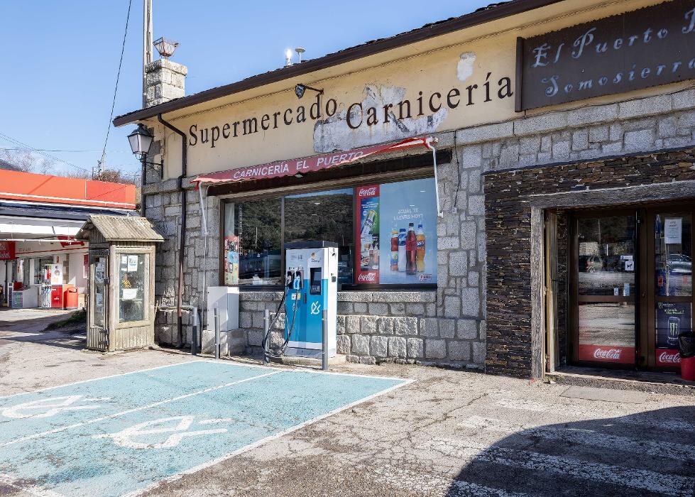 Images ACCIONA Charging Station