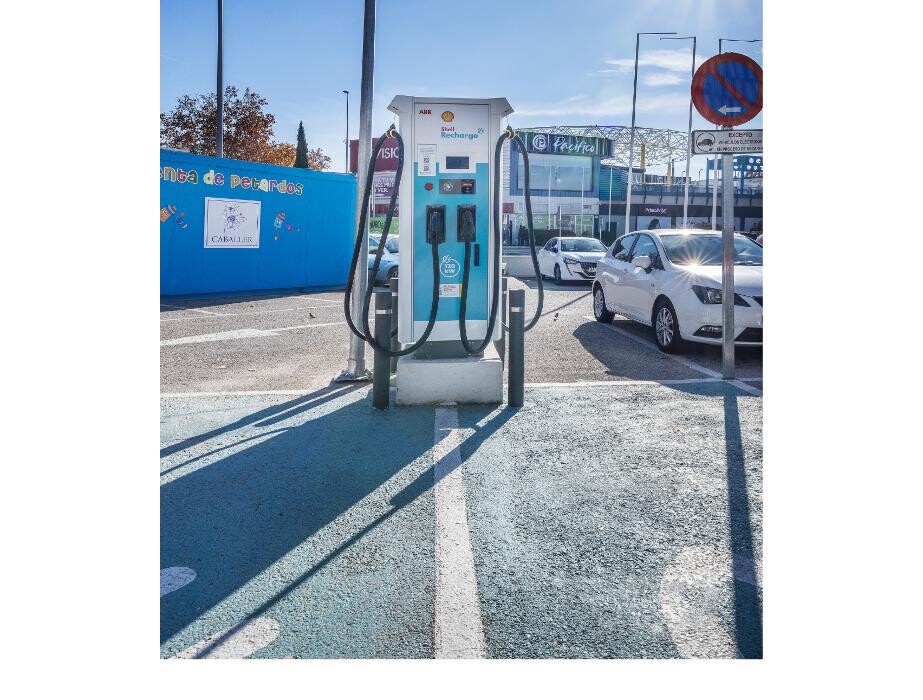Images Shell Recharge Charging Station