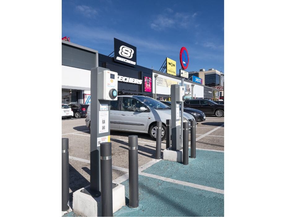 Images Shell Recharge Charging Station