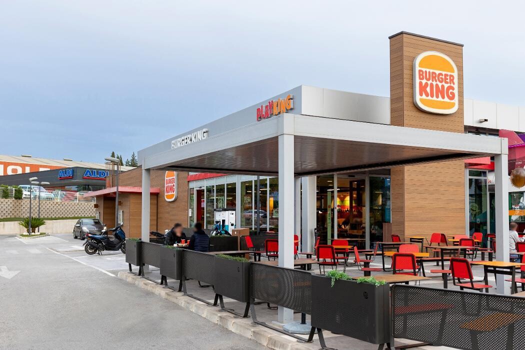 Images ACCIONA Charging Station