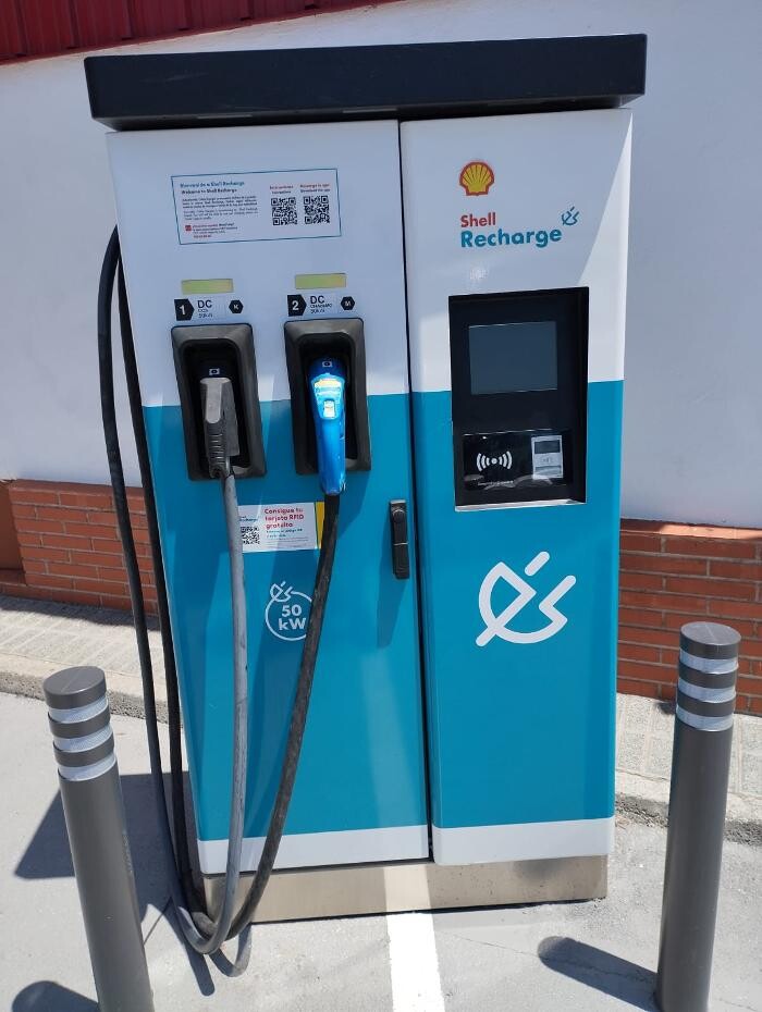 Images ACCIONA Charging Station