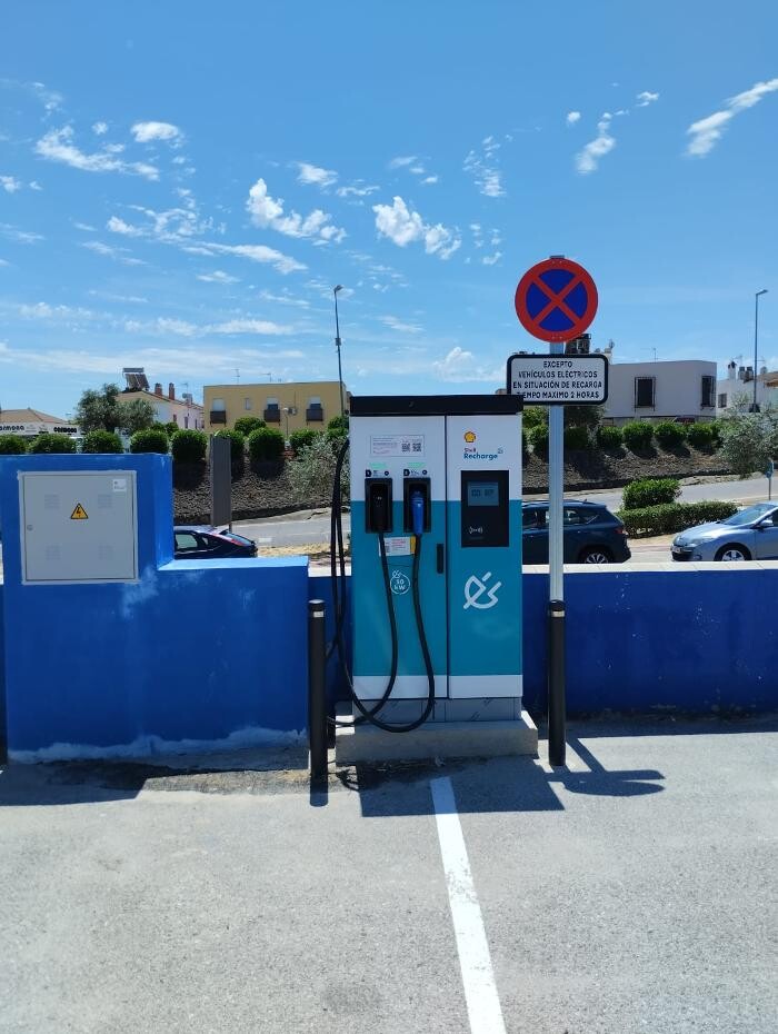 Images ACCIONA Charging Station