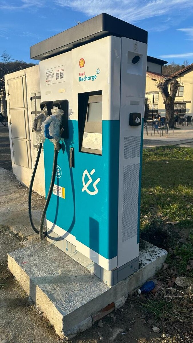 Images ACCIONA Charging Station