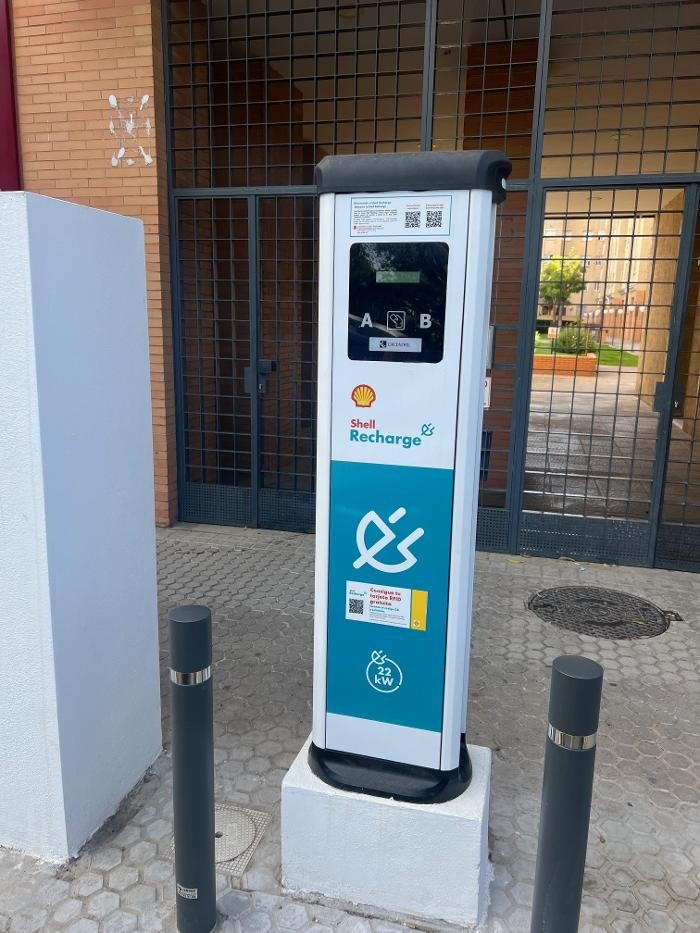 Images Shell Recharge Charging Station