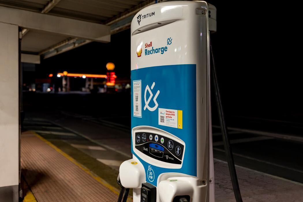 Images Shell Recharge Charging Station