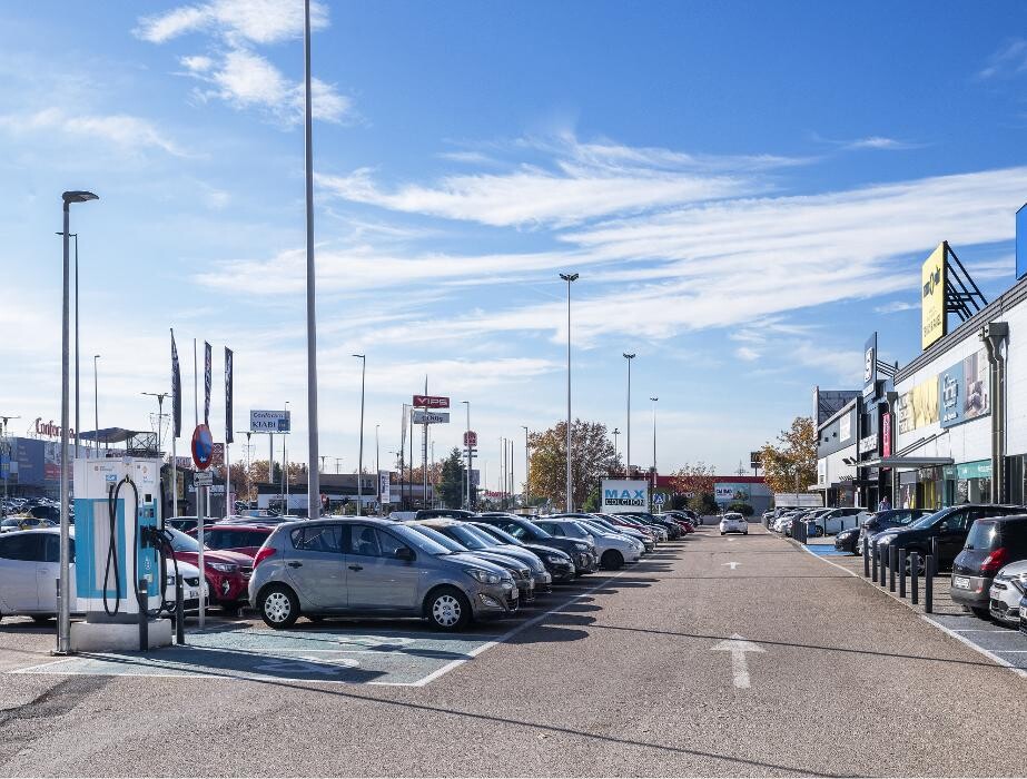 Images ACCIONA Charging Station
