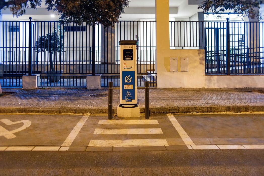 Images Shell Recharge Charging Station