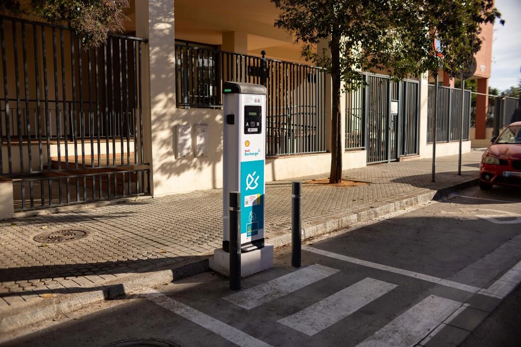 Images ACCIONA Charging Station