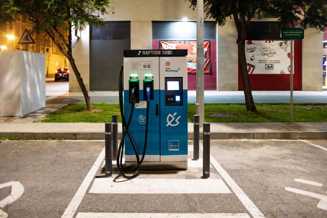 Images Shell Recharge Charging Station