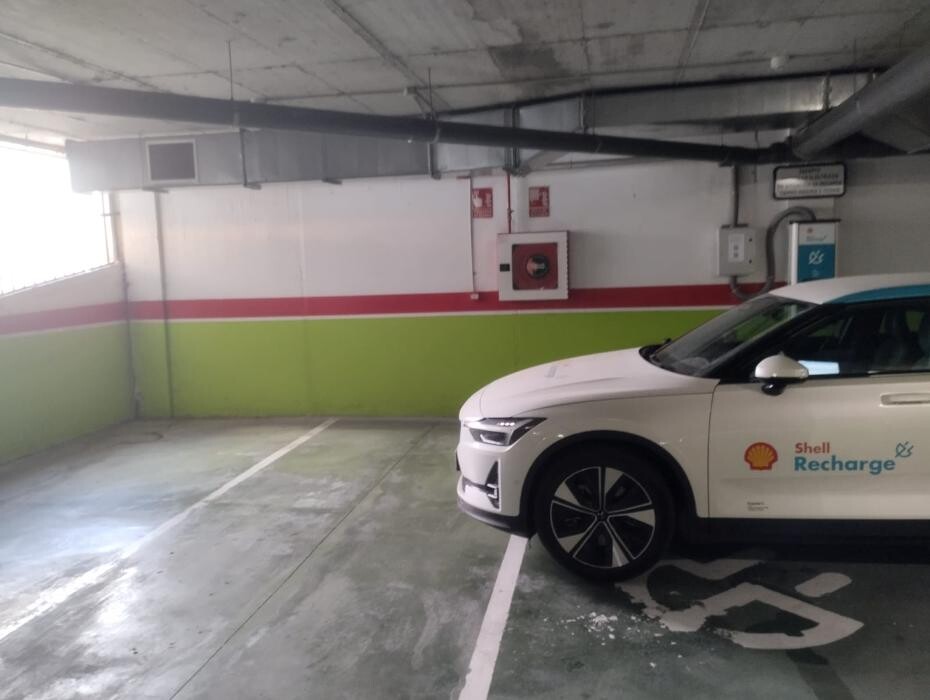 Images ACCIONA Charging Station