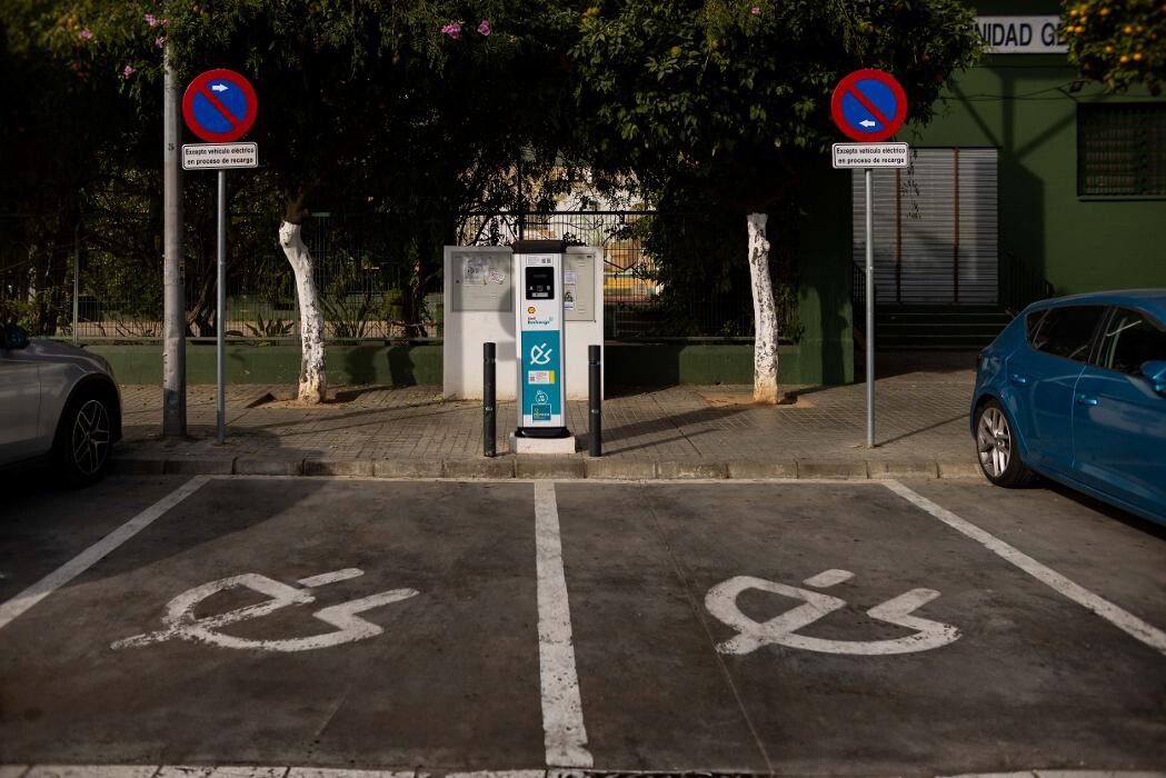 Images Shell Recharge Charging Station