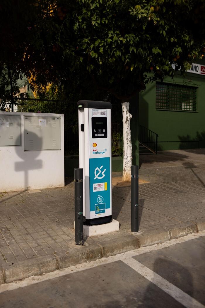 Images Shell Recharge Charging Station