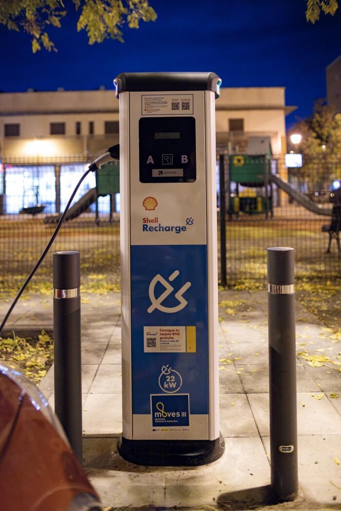 Images Shell Recharge Charging Station