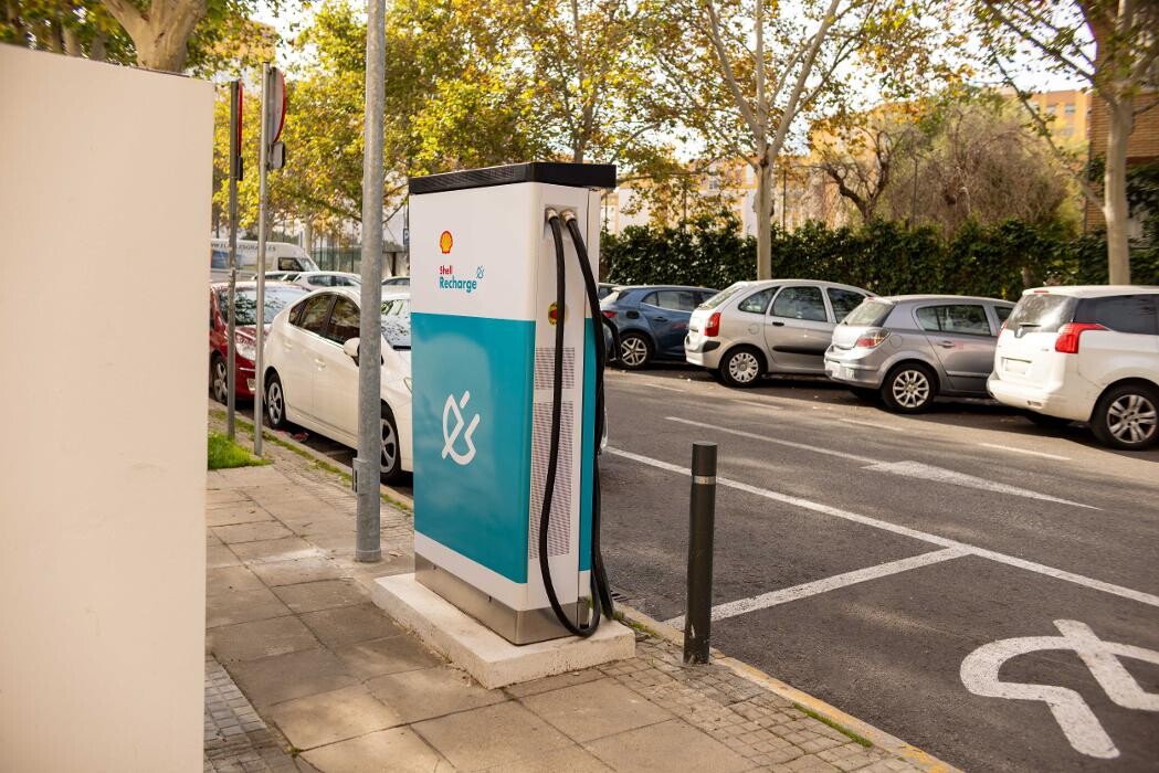 Images Shell Recharge Charging Station
