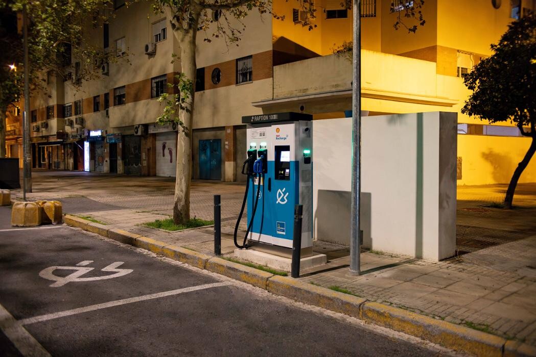 Images Shell Recharge Charging Station
