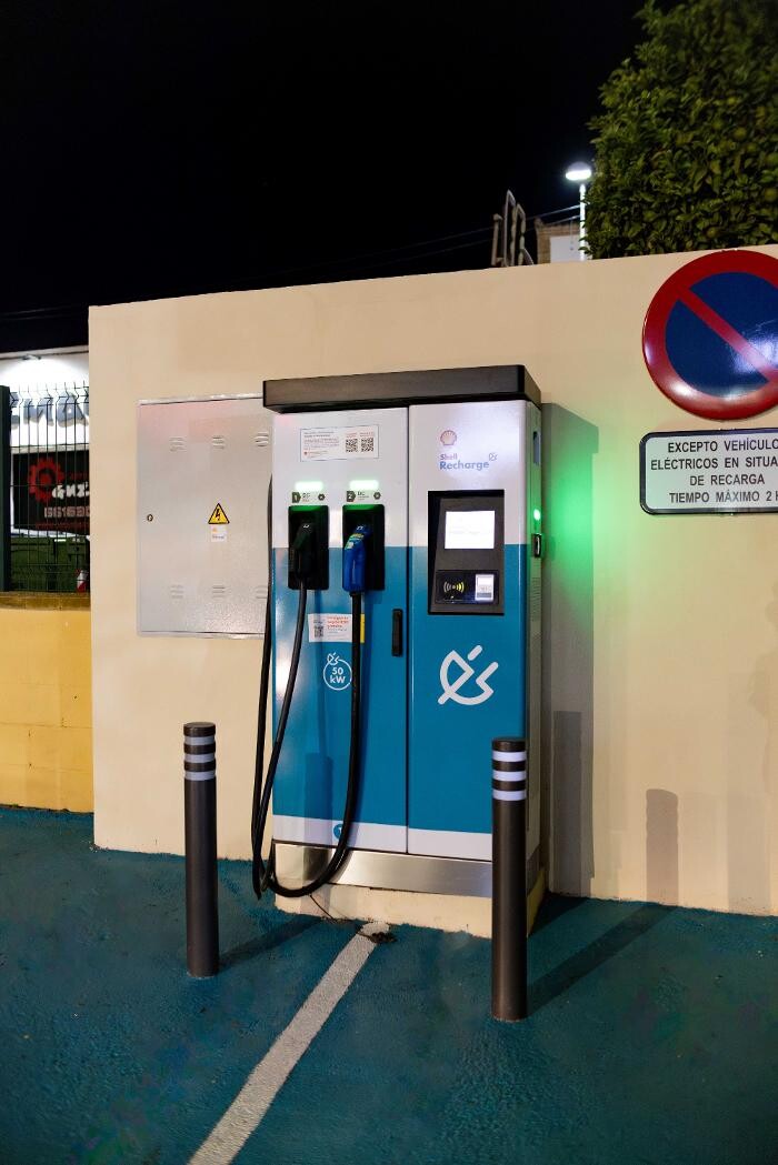 Images ACCIONA Charging Station