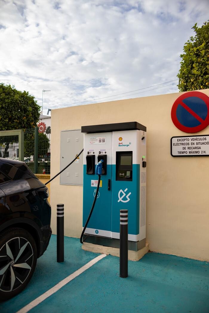 Images ACCIONA Charging Station