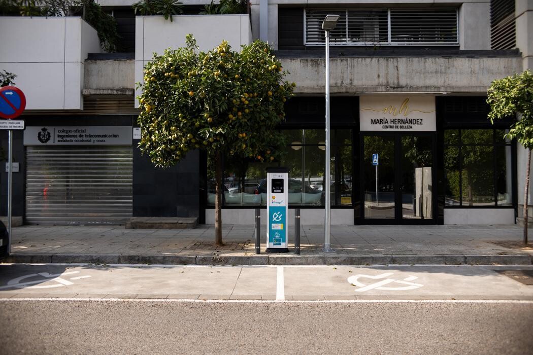Images Shell Recharge Charging Station