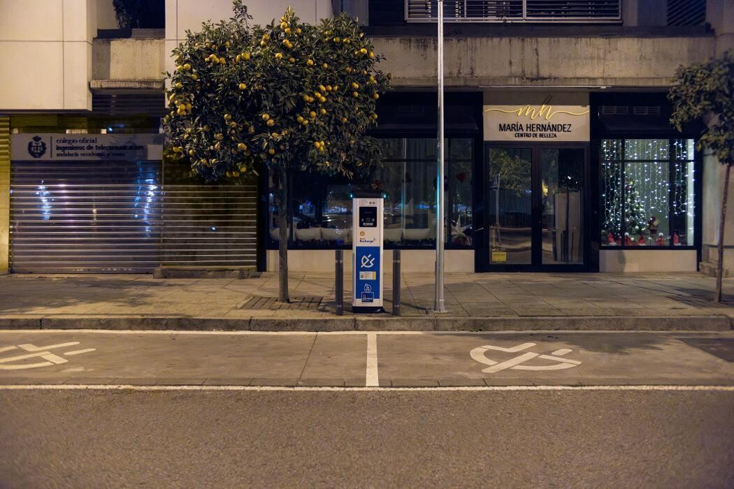 Images Shell Recharge Charging Station