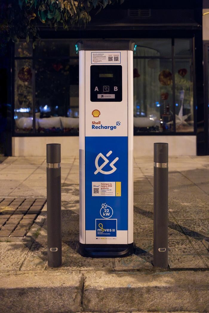 Images Shell Recharge Charging Station
