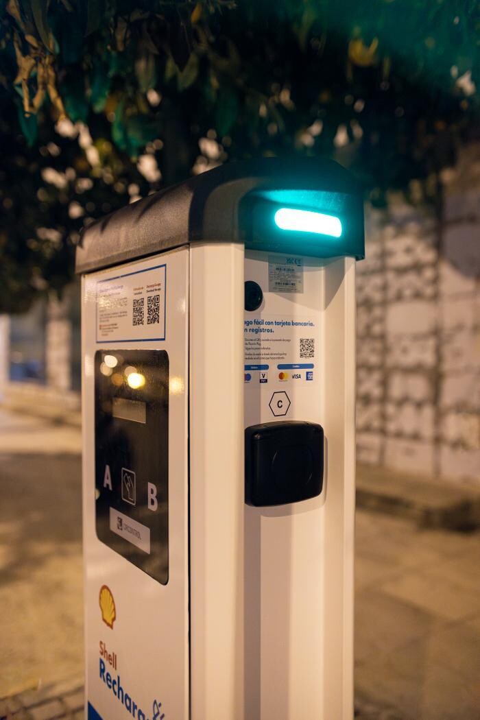 Images Shell Recharge Charging Station
