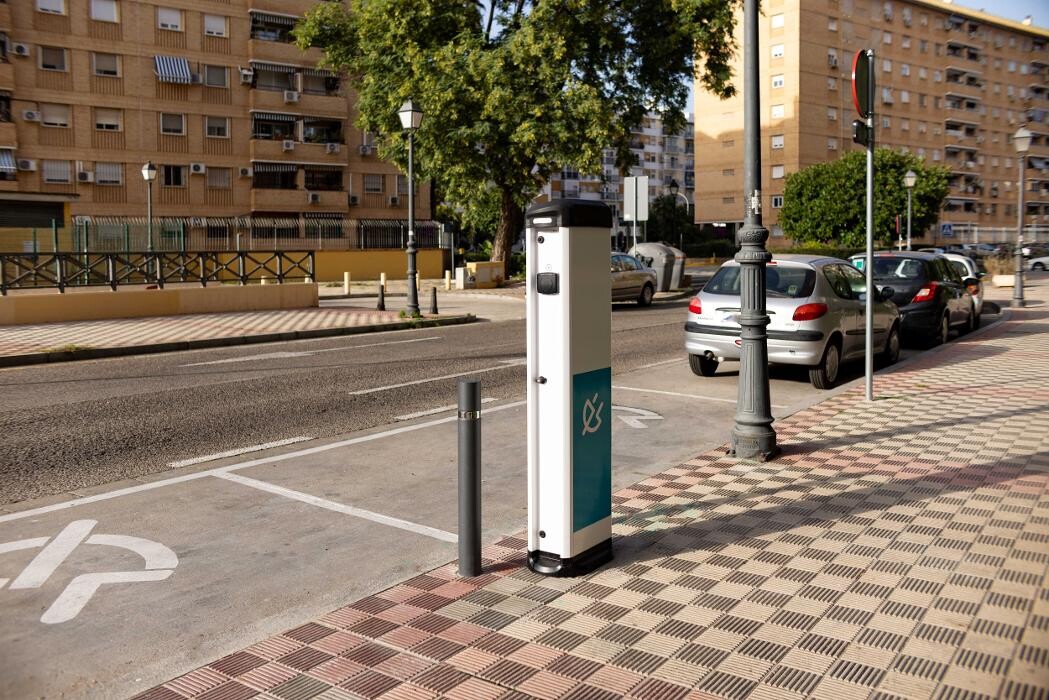 Images Shell Recharge Charging Station