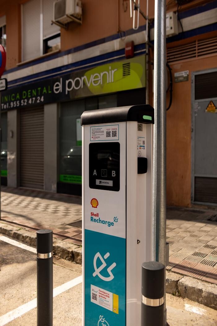Images Shell Recharge Charging Station
