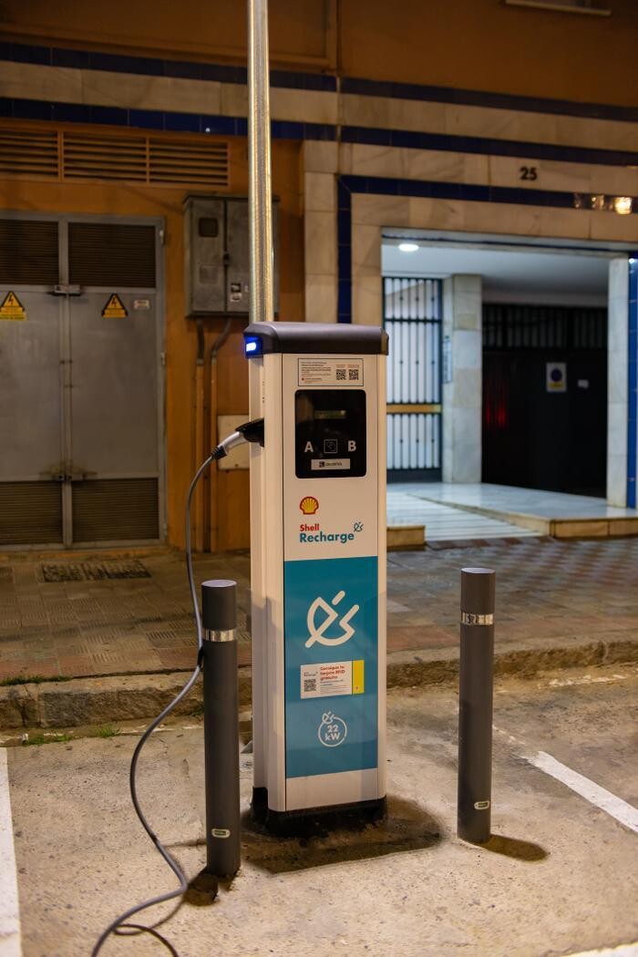 Images Shell Recharge Charging Station