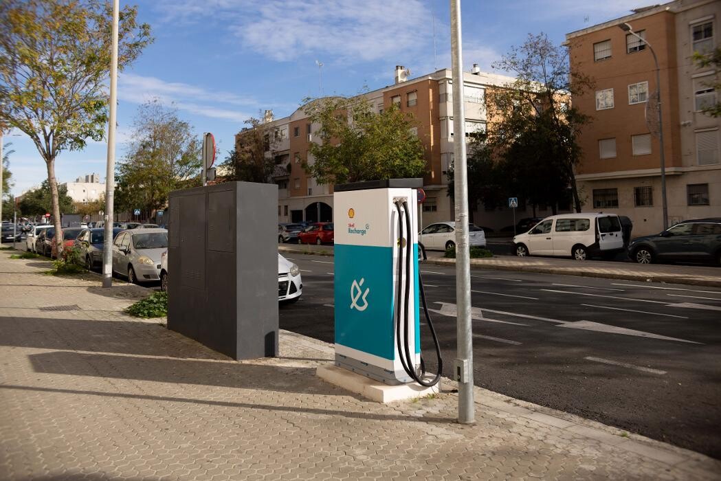 Images Shell Recharge Charging Station