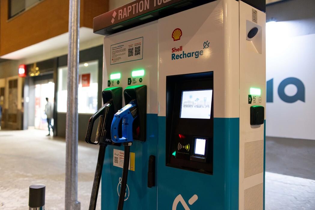 Images Shell Recharge Charging Station